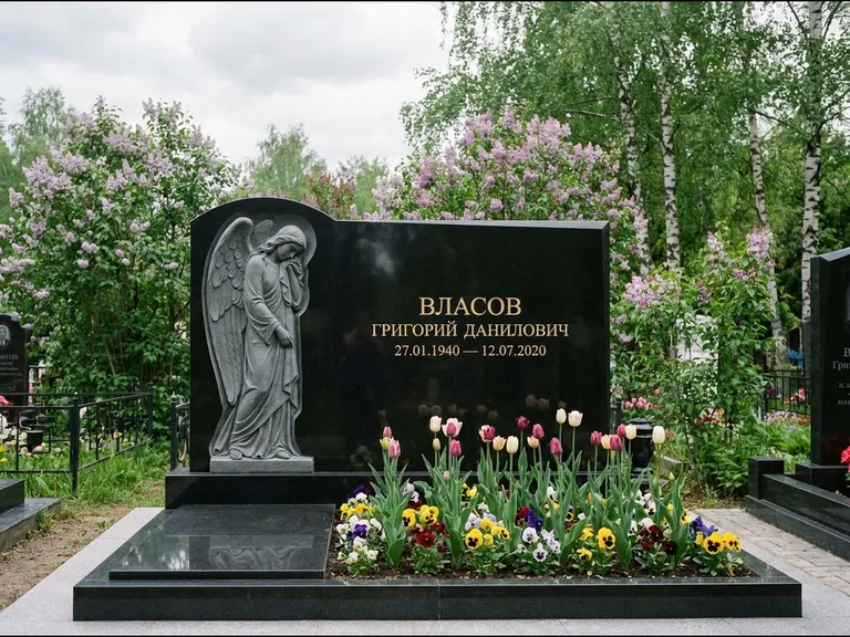 Памятник с барельефом — выполненная работа 3 в Саратове