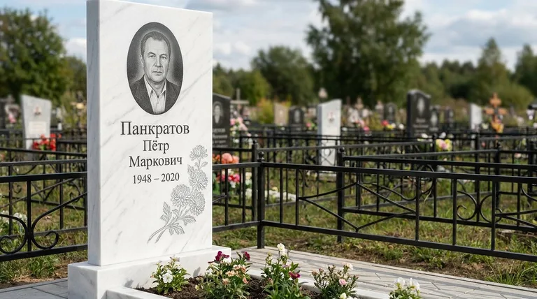 Памятник с гравировкой хризантем — выполненная работа «Панкратов» в Саратове