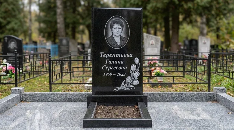 Памятник с гравировкой тюльпанов — выполненная работа «Терентьева» в Саратове