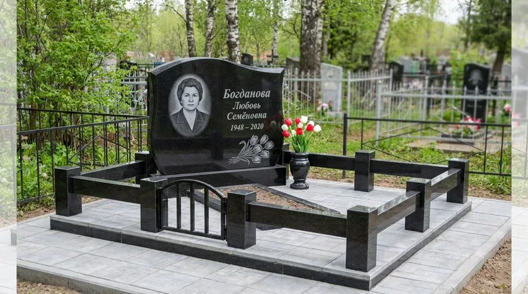 Памятник с гравировкой тюльпанов — выполненная работа «Богданова» в Саратове
