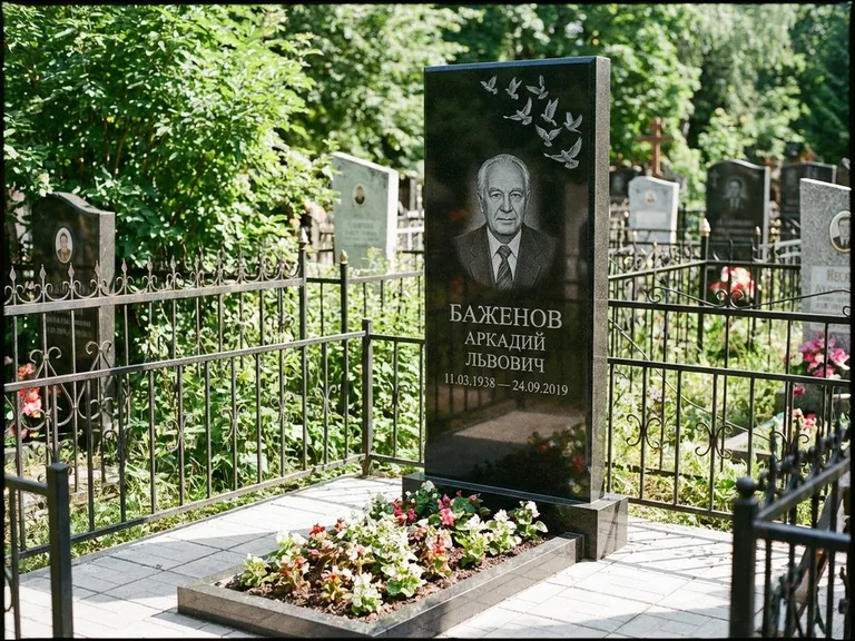 Памятник с гравировкой голубей — гравировка стаи голубей, взлетающей от угла стелы, работа «Баженов» в Саратове
