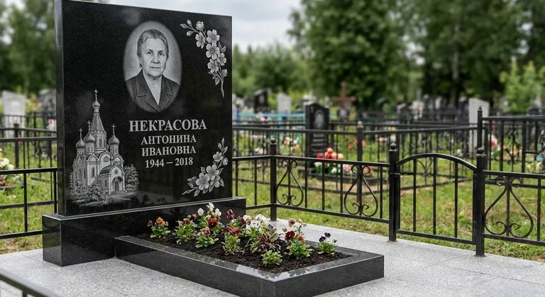 Памятник с цветником, Гранитный памятник работы «Мастер Каменев» на кладбище в Ульяновске