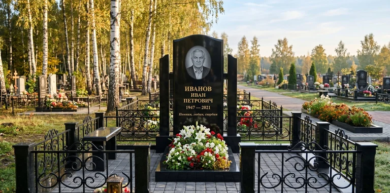 Установка памятника на могилу под ключ в Саратове — гранитный мемориальный комплекс, ограда, плитка, благоустройство