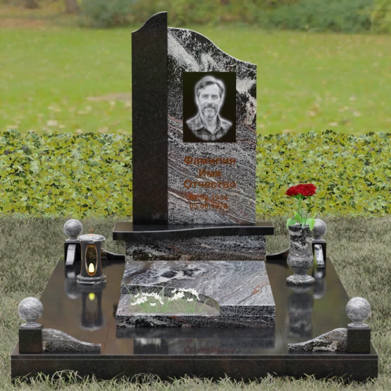Комбинированный светский памятник в Воронеже, гранит амфиболит, вид 2