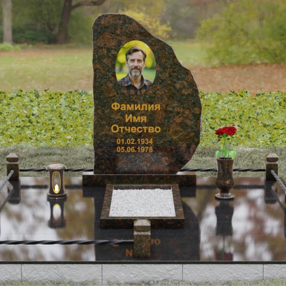 Гранитный вертикальный монумент в Казани, гранит Дымовский, вид 2