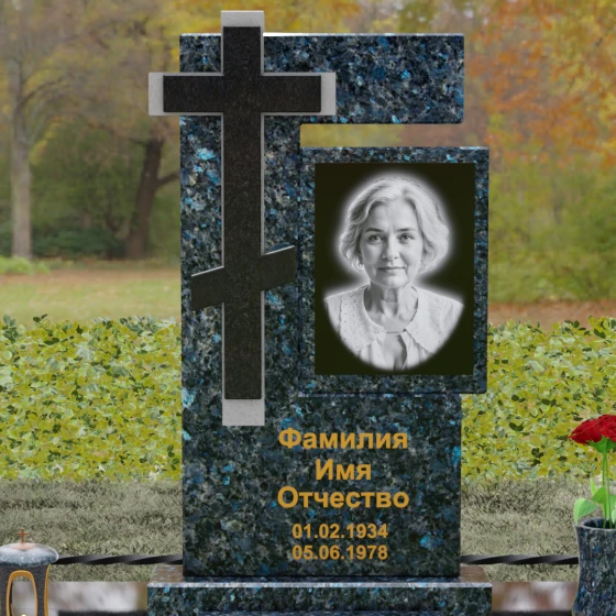 Комбинированный вертикальный памятник с крестом в Саратове, гранит Блю Перл