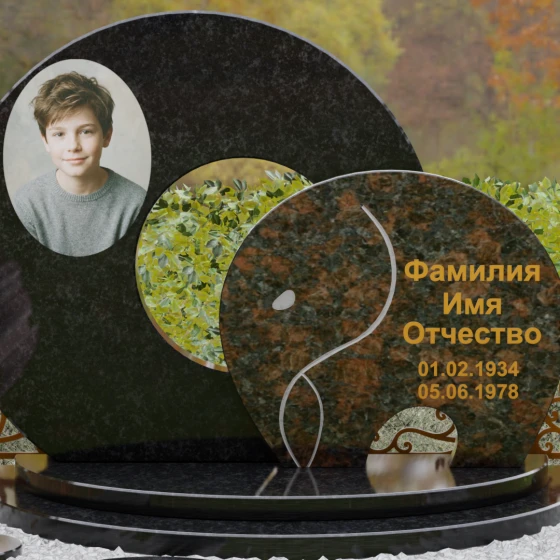 Комбинированный горизонтальный памятник в Саратове, гранит Габбро-диабаз