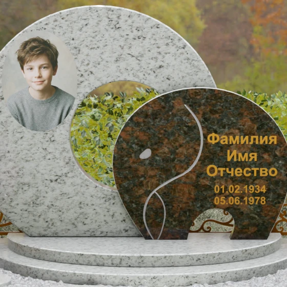 Комбинированный горизонтальный памятник в Саратове, гранит Мансуровский