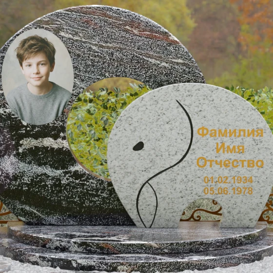 Комбинированный горизонтальный памятник в Саратове, гранит амфиболит