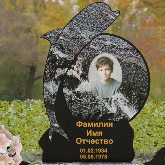 Вертикальный Комбинированный памятник для одного в Сургуте, гранит амфиболит