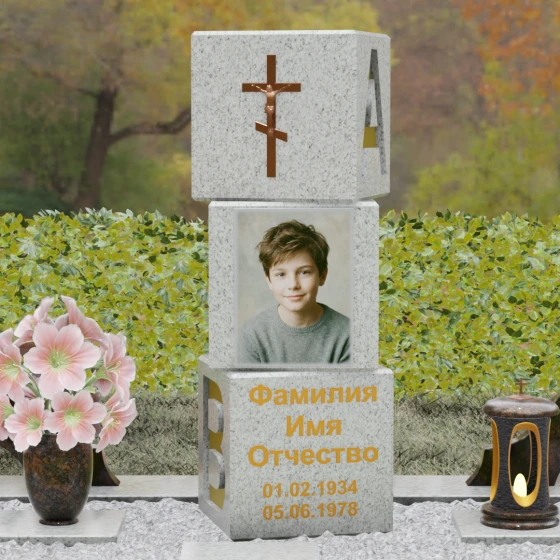 Православный гранитный памятник с крестом в Тюмени, гранит Мансуровский