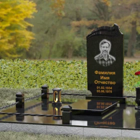 Гранитный вертикальный памятник сдержанный - П149