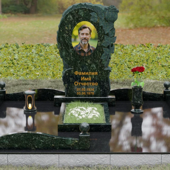 Светский гранитный памятник вертикальный в Кемерово, гранит Балтик грин, вид 2