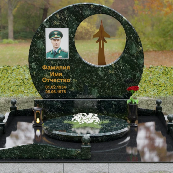 Горизонтальный памятник из гранита и металла в Набережных Челнах, гранит Балтик грин, вид 2