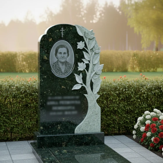 Православный гранитный вертикальный монумент в Липецке, гранит Балтик грин
