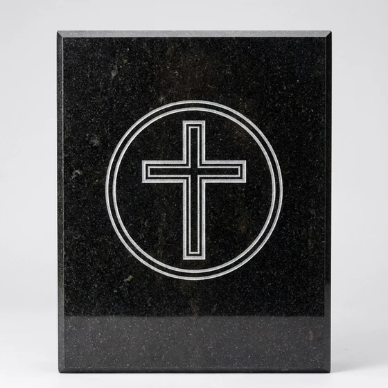 Крест в медальоне — гравировка