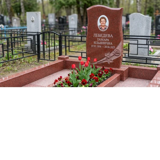 Мемориал с розой из красного лезниковского гранита