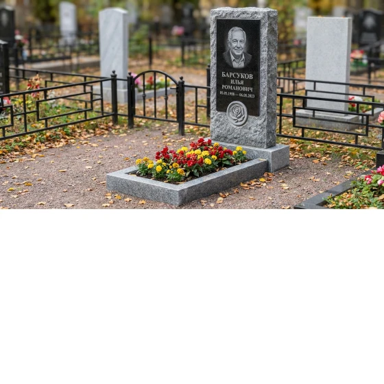 Памятник с розой в медальоне из мансуровского гранита с портретом