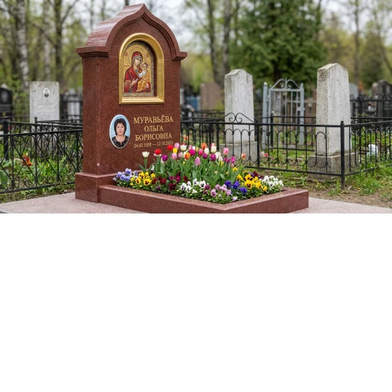 Памятник-часовня с мозаичной иконой из красного лезниковского гранита