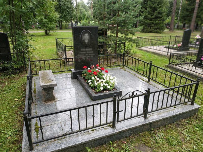 Благоустройство могилы в Саратове — пример 3