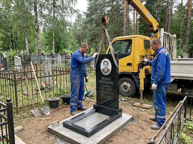 Установка памятника в Саратове — пример 3